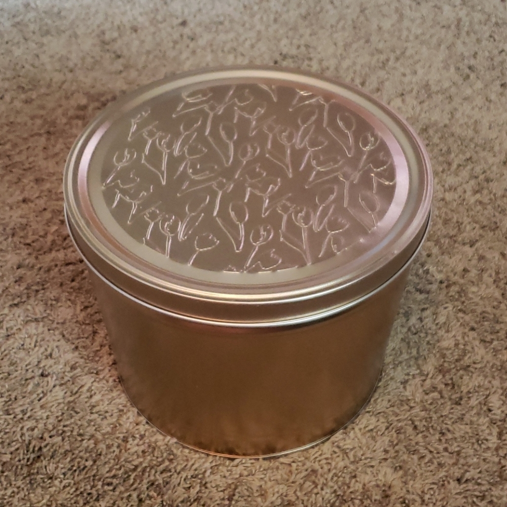Round Tin storage bin